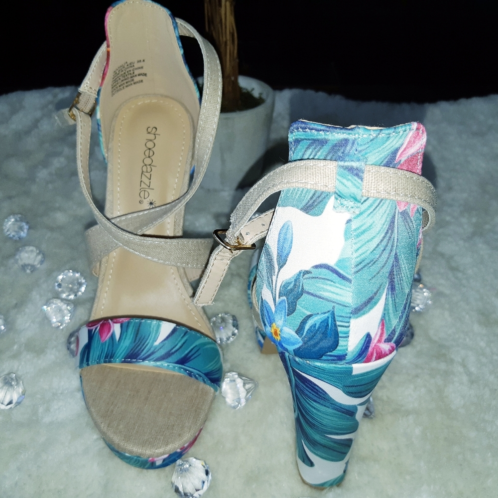 Heels - Picture 3 of 4